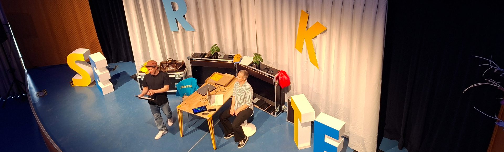 Theaterstück „RESPEKT für Dich!“ – Präventionsarbeit im 8. Jahrgang