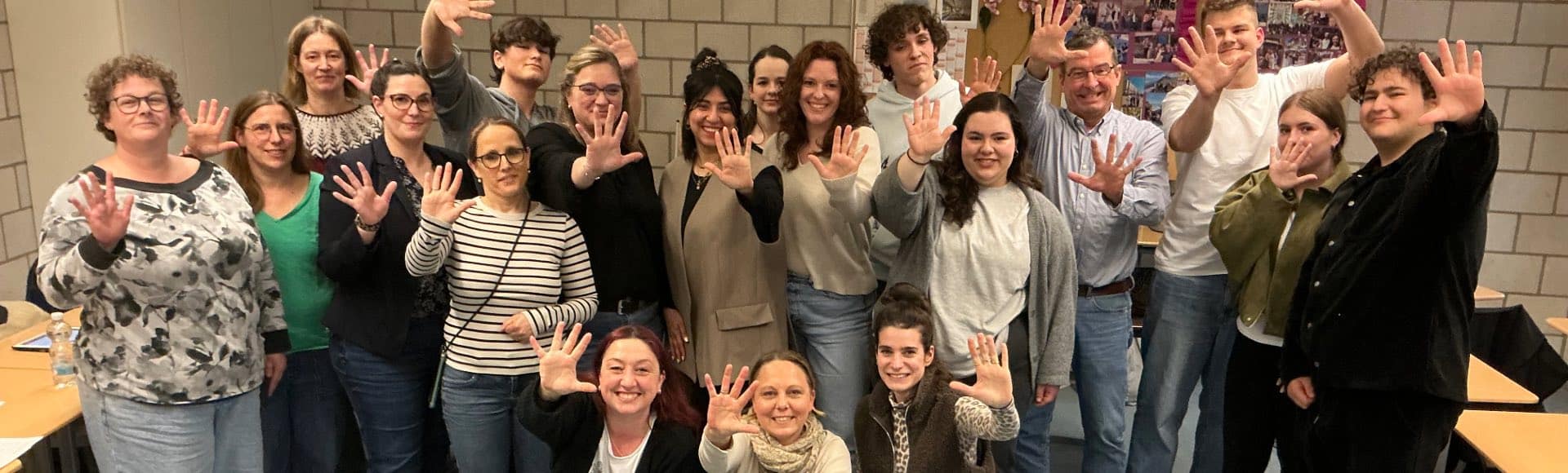 Die Gesamtschule Jüchen wächst zum 10ten Geburtstag auf regulär 5-Züge an