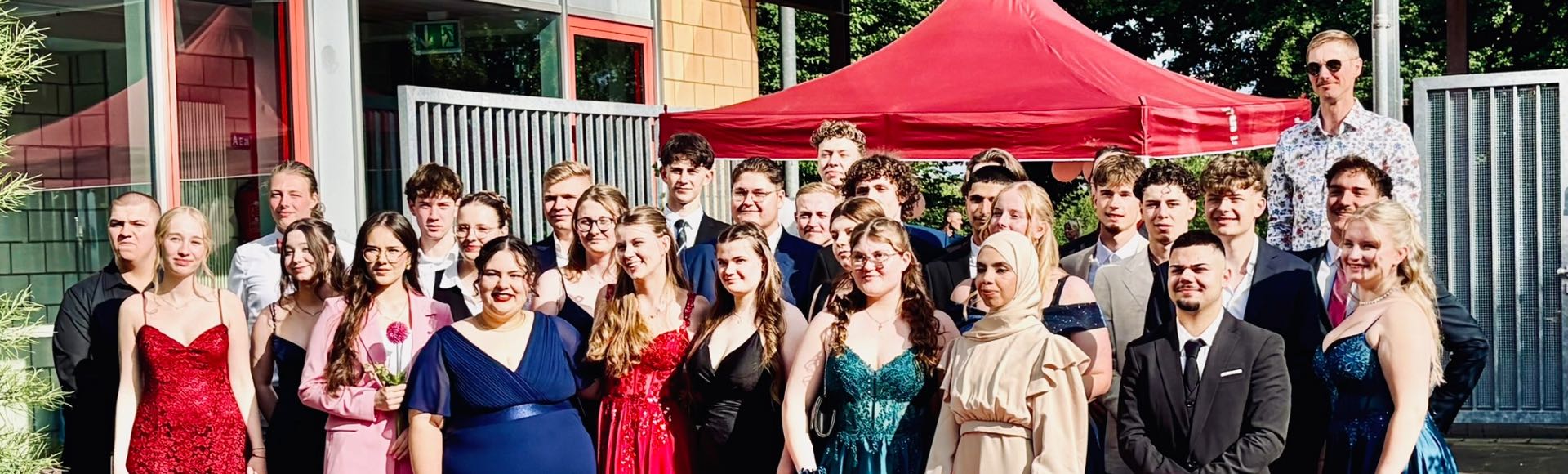 6. Abiturjahrgang feiert an der Gesamtschule Jüchen seinen Abschluss