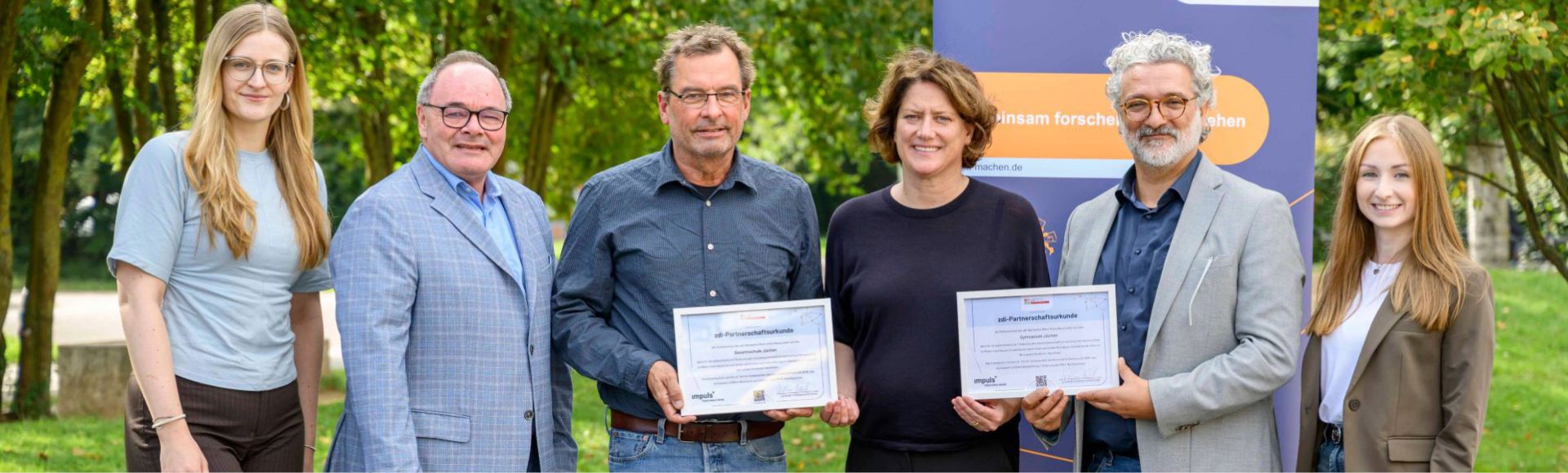 Gesamtschule Jüchen erneuert Partnerschaft mit dem zdi-Netzwerk